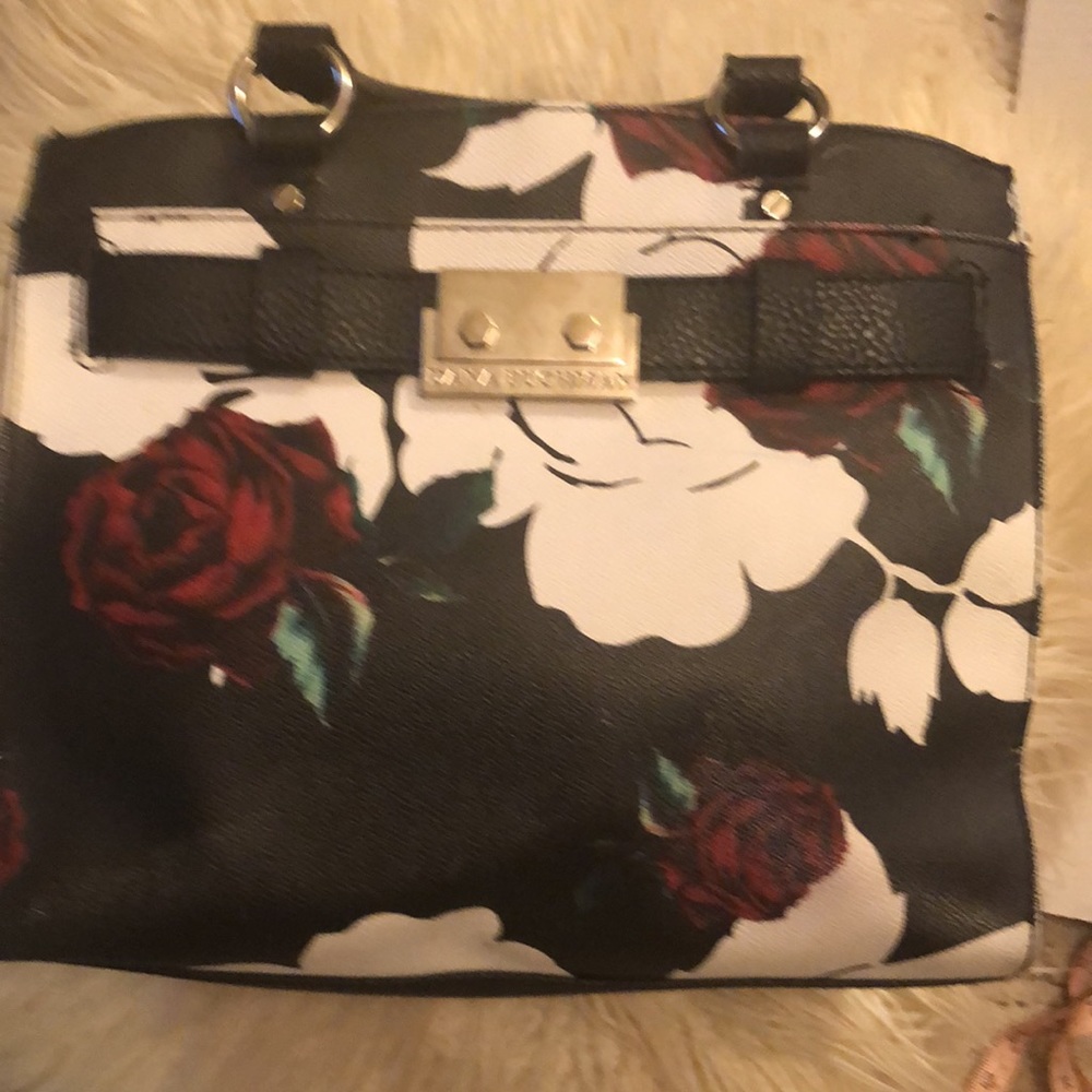 💯💯💯 Introducing the Dana Buchman Bag